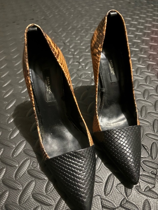 Zara Shoes - Zara Black and Brown Faux-Snake Pointed Toe Pumps